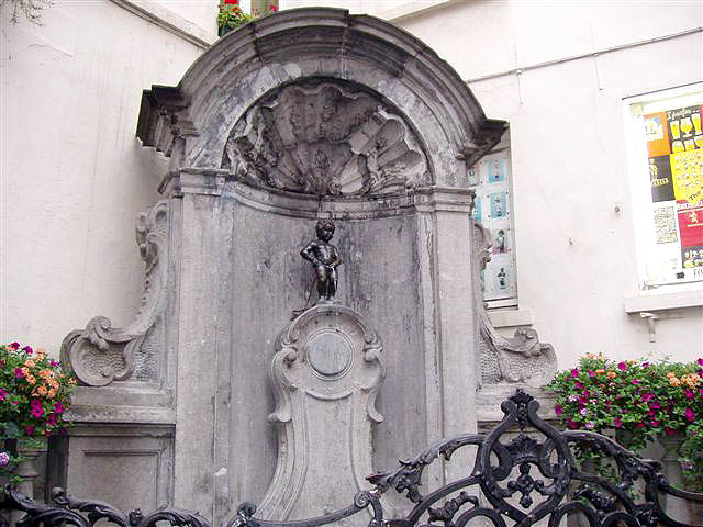 Jeden ze symbolů Bruselu, "čůrající panáček".